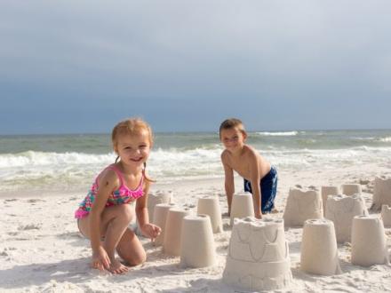 Beach Safety Measures Parents Should Know Before Taking Their Children to The Beach